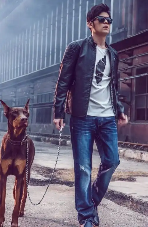 周杰伦婚前时尚大片曝光 有型少爷爱街头潮流