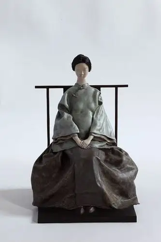 印萍:风尚 新娘雕塑女诗人艺术展节目单:8月25日3:30开始1,主持人晓音