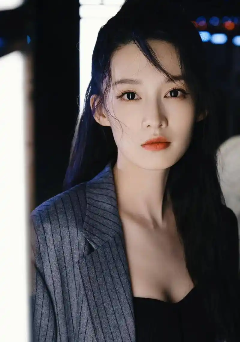 李沁的绝美性感照_大火_气质_明星