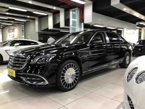 2018年8月迈巴赫奔驰s680l顶配