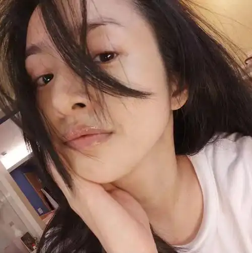 林依晨晒自拍庆40岁生日,素颜被赞像小姑娘,开心称老公喊她小孩