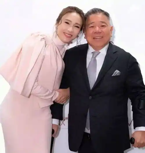 有人50岁依然美丽,有人被不忠诚被分手_黎姿_杨采钰_陈金飞