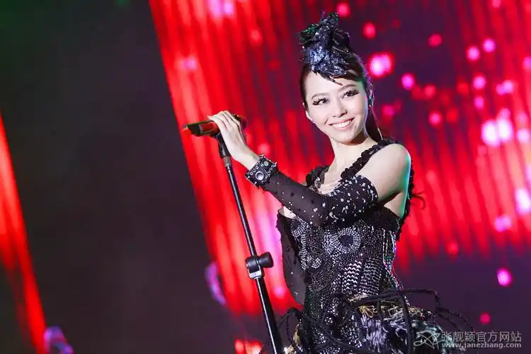 zhang),1984年10月11日出生于四川省成都市,中国流行乐女歌手,词曲