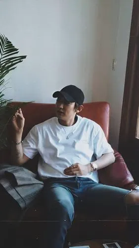 朴灿烈男友视角/朴灿烈女友视角  在工作室努力工作的你的男友朴灿烈