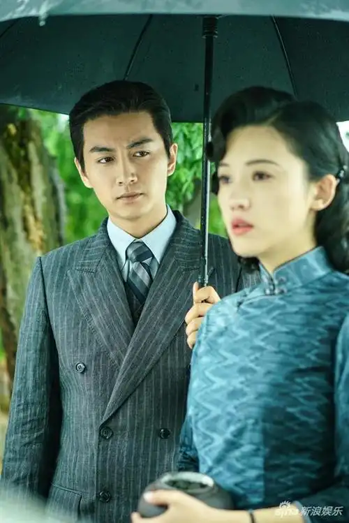 《红蔷薇》陈晓证实"蓝鲸"身份 惊险上演生死问答