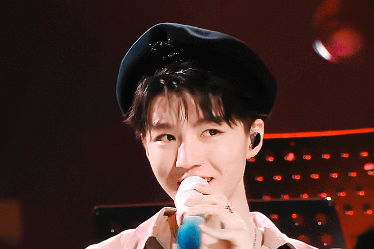 品牌代言人王俊凯#   "青春会结束 但爱意不会退场"  @tfboys-王俊凯