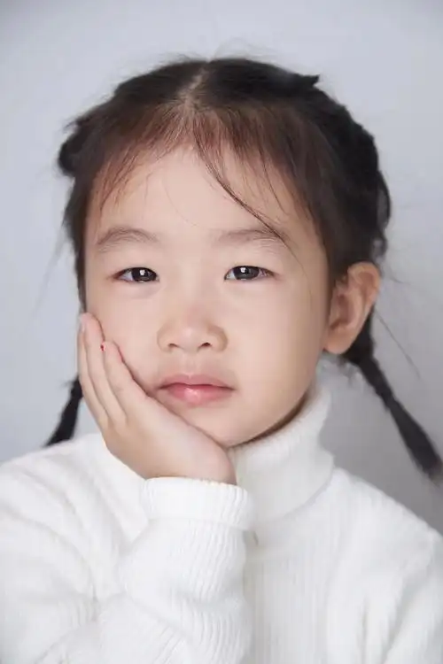 超有镜头感的小女孩 我姑娘也太可爱了吧000000 - 抖音