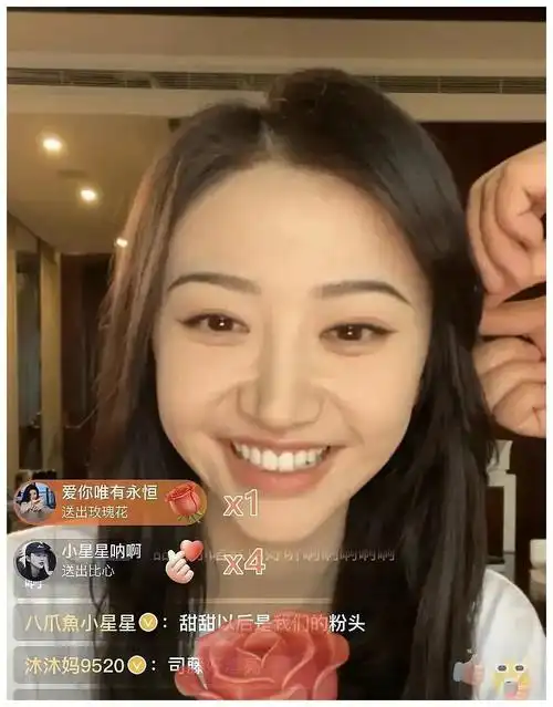 景甜近照引发争议!脸部僵硬而且五官怪异,直播时满脸沟壑被吐槽