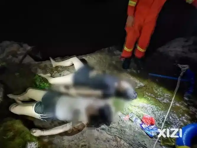 经半个多小时搜索,终将二女子打捞上岸,已无生命体征.