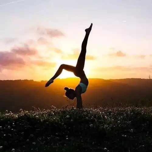 励志!她因抑郁两次自杀,现在一张健身照价值10万