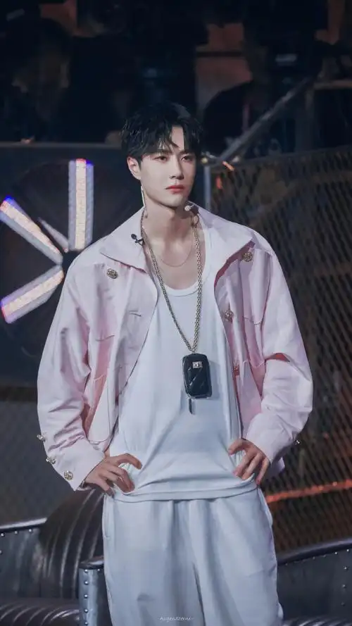 王一博这就是街舞三 - 堆糖,美图壁纸兴趣社区