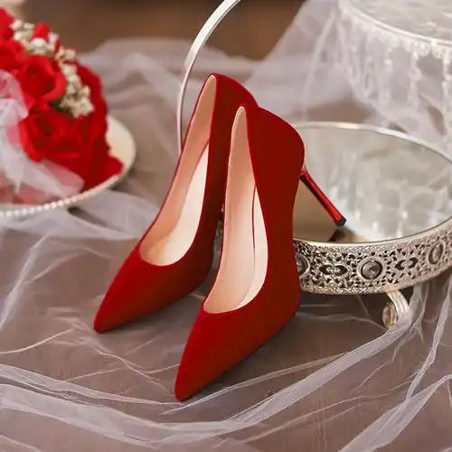 迷逑法式婚鞋夏季新娘红色高跟鞋设计感细珍珠单鞋