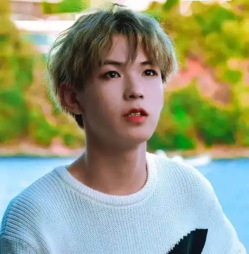 【微信头像】李希侃