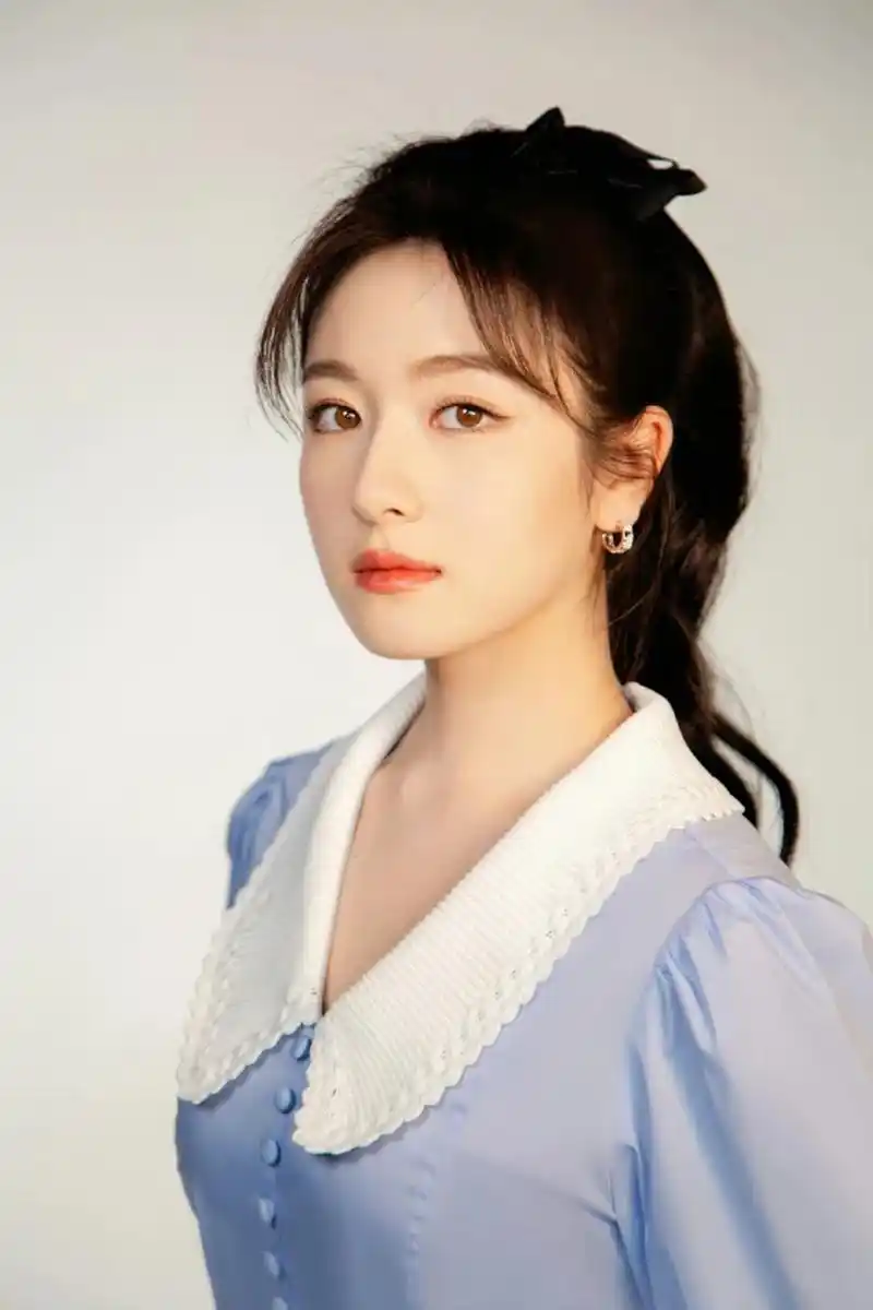 【李兰迪经恋情事件后在粉丝群间接回应】 李兰迪算是很实诚了,写不少