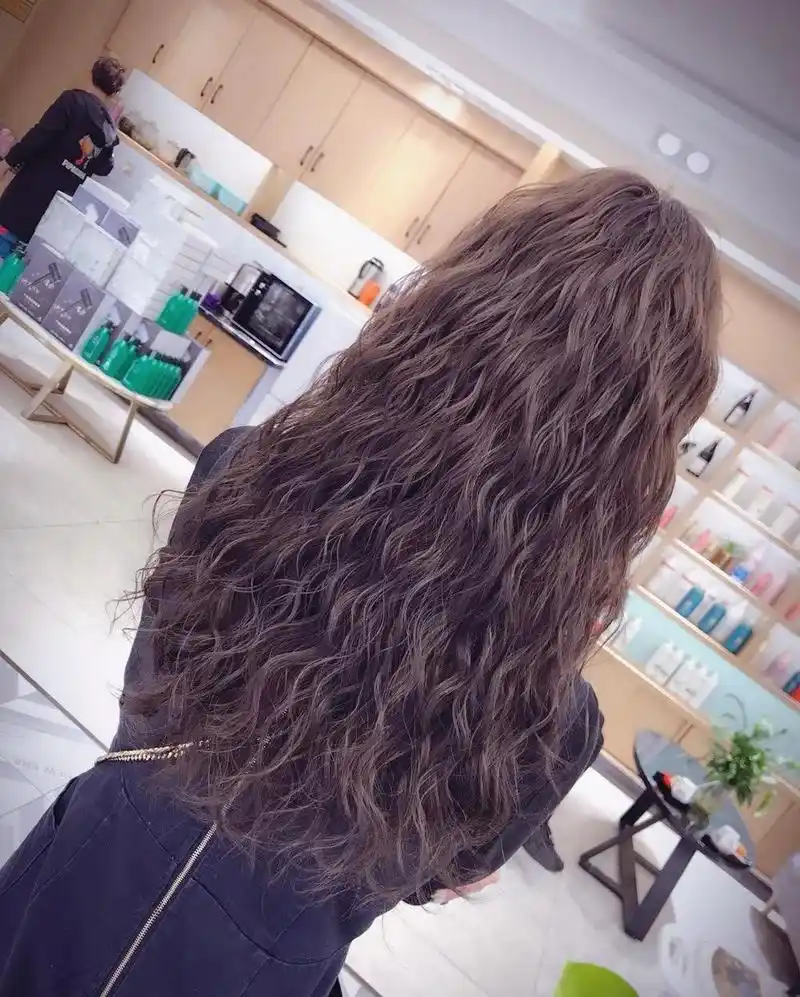"全头烫"长发21款,很美很女人很洋气