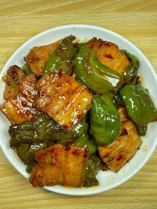 60我妈做的辣椒炒肉好吃到被追着要配方呀