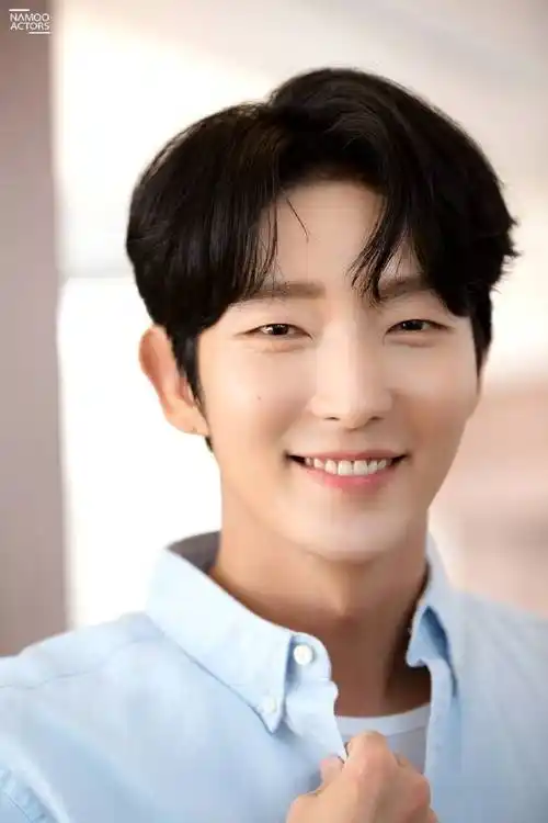 有人和我一样唯爱韩国单眼皮男演员吗主楼一直在更新中