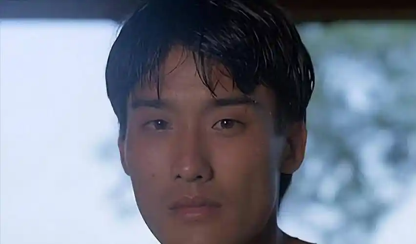 梁家辉因一句我是中国人,被封杀沦落到街头摆摊!港媒:真男人