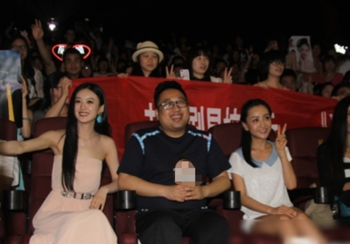 和赵丽颖早期同框照曝光,不红的原因一目了然