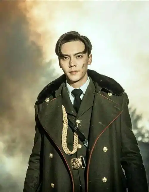 军阀张大佛爷,老九门之首,此生九门之首谁都不服,只服陈伟霆!