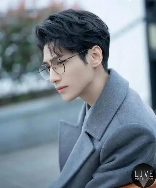 戴眼镜的男生有多帅?让安静的美男子成为你的视觉冲击 – 拉阔杂志,拉