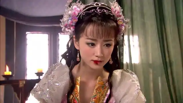 封神英雄 :鲛儿用自己的血救姜子牙,招弟以为在接吻,搞笑了