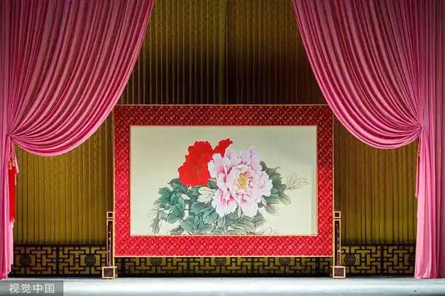 戏曲舞台布置不应妨碍演员表演