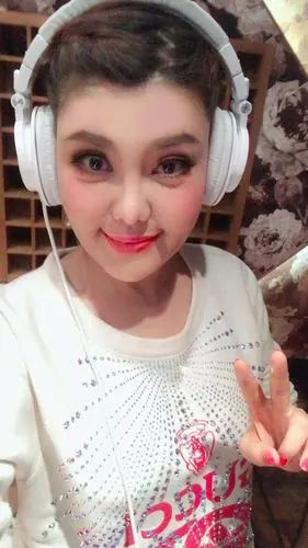 2018年度公益人物乌兰图雅