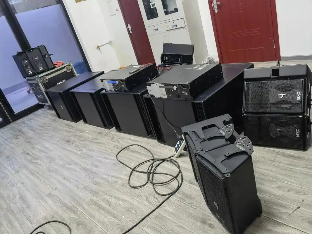 舞台音响 胡桃里酒吧下来原装力素线阵4 2 1共有3套需要 - 抖音