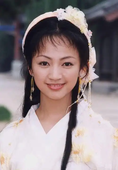 最美妲己之一的罗海琼越来越美了_腾讯新闻