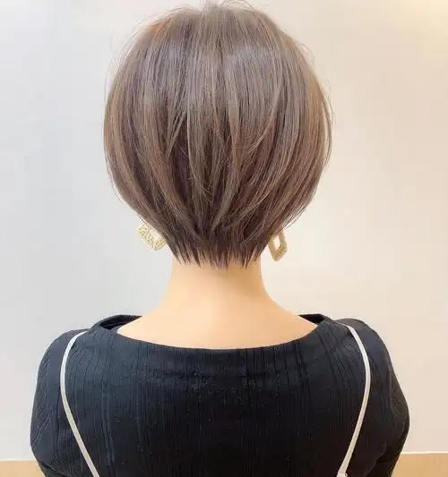 女人40岁左右,发型这样剪,利落时尚真显年轻_短发_女性_头发