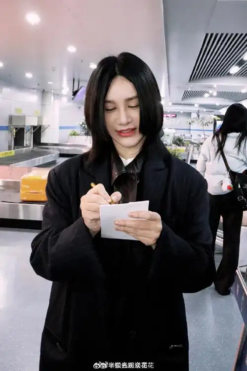 尚雯婕抵达长沙录制浪姐5##尚雯婕录制浪姐