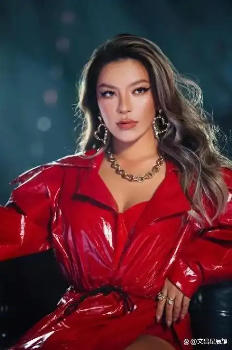 回顾超女冠军江映蓉:因整容失败像"怪物",全身只剩眼珠是自己的