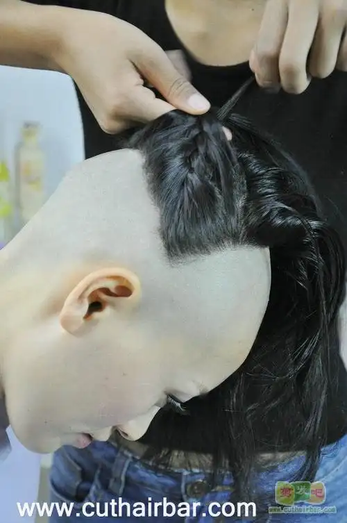 女秘书剃光头剪发吧8920