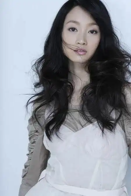 沈佳妮15张精致的照片