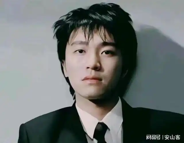 笑不活了,洪金宝再谈周星驰,我却笑死在网友评论区里