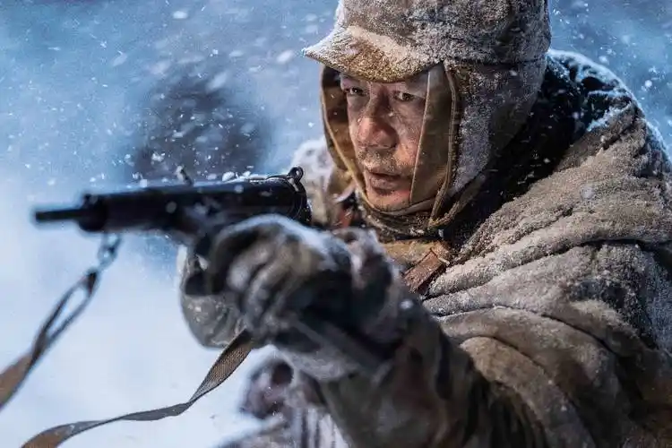 段奕宏:接演三营营长谈子为前,我胆怯了丨《长津湖》七连兄弟情