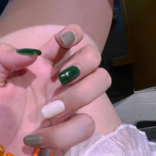 极简风纯色美甲