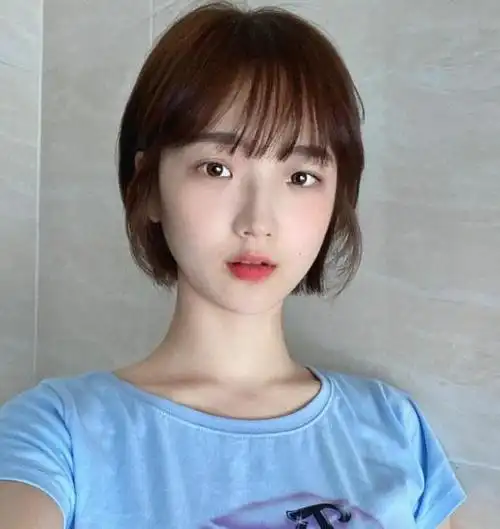 河北一中学要求女生剪短头发校方短发会招惹很多麻烦