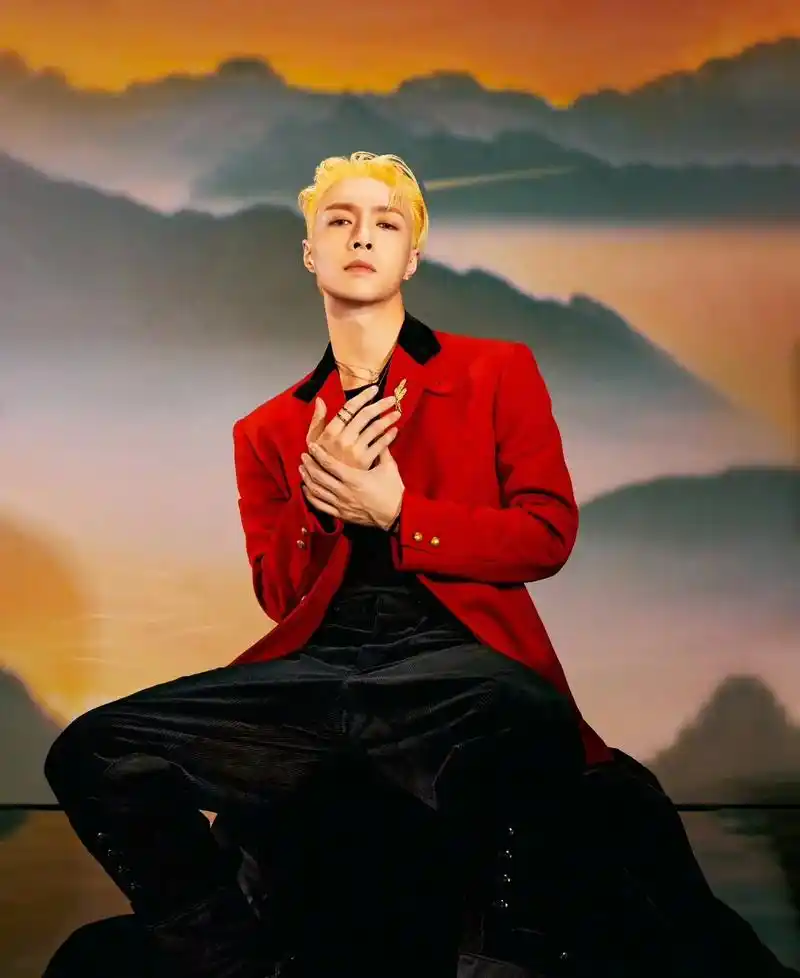 张艺兴新加坡版elle十二月号封面