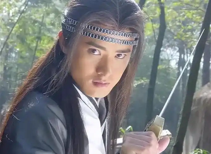 八,任泉"古装美男"