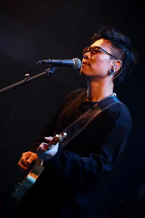 乐坛|男歌手|金曲奖|唱作人|科学家|许钧(翻译家)_网易订阅