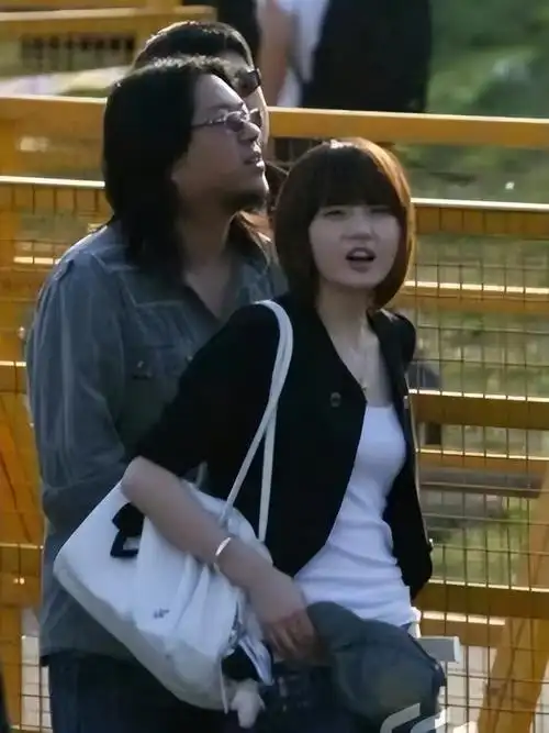 徐珊珊与高晓松相恋后,改名为徐粲金.