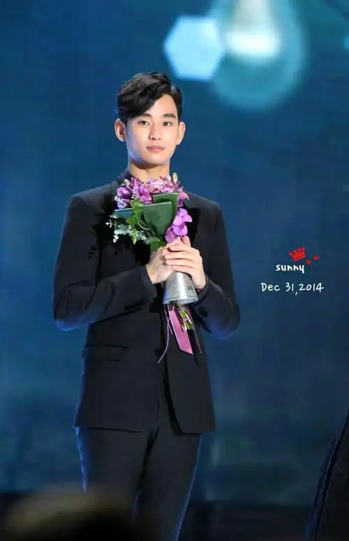 p>金秀贤,男,韩国国籍,1988年2月16日出生于韩国首尔,毕业于韩国中央