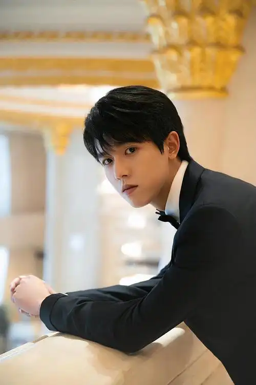 我的本命青年演员张耀入选星辰大海计划,参加金鸡百花闭幕式,贡献了