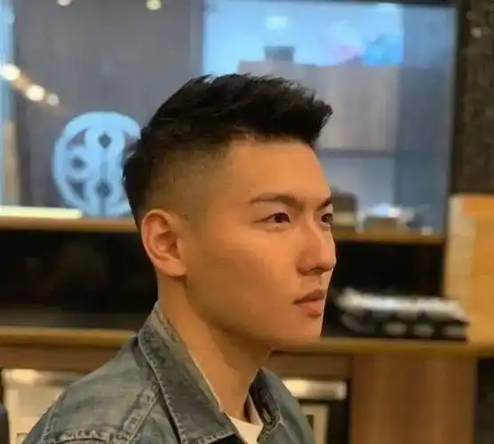 男生今年试试这些流行短发,干净又利落又有型