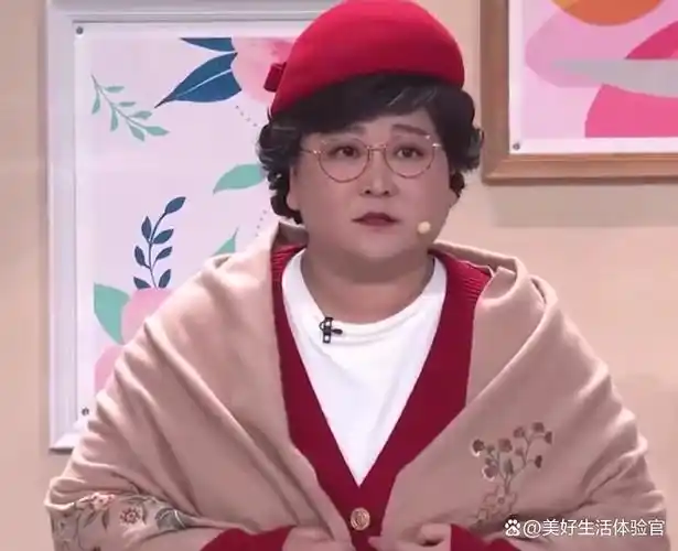 贾玲春晚小品新形象三碗米饭四个馒头七分饱挺好谐音梗爆笑