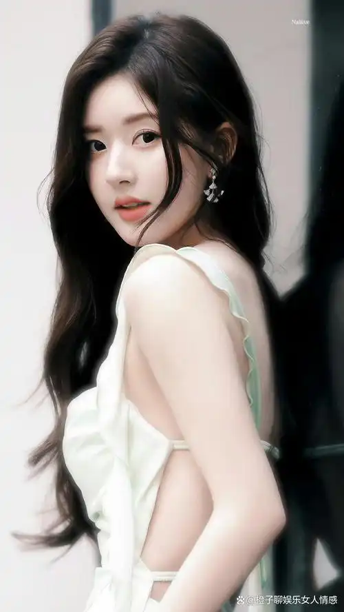 赵露思是一位年轻有为的女演员,曾经出演过《陈情令》《九州缥缈录》