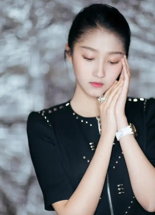 关晓彤相关图片