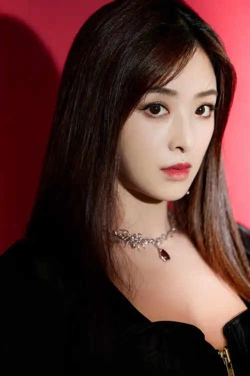 张含韵魅力小蛮腰火辣性感图片写真